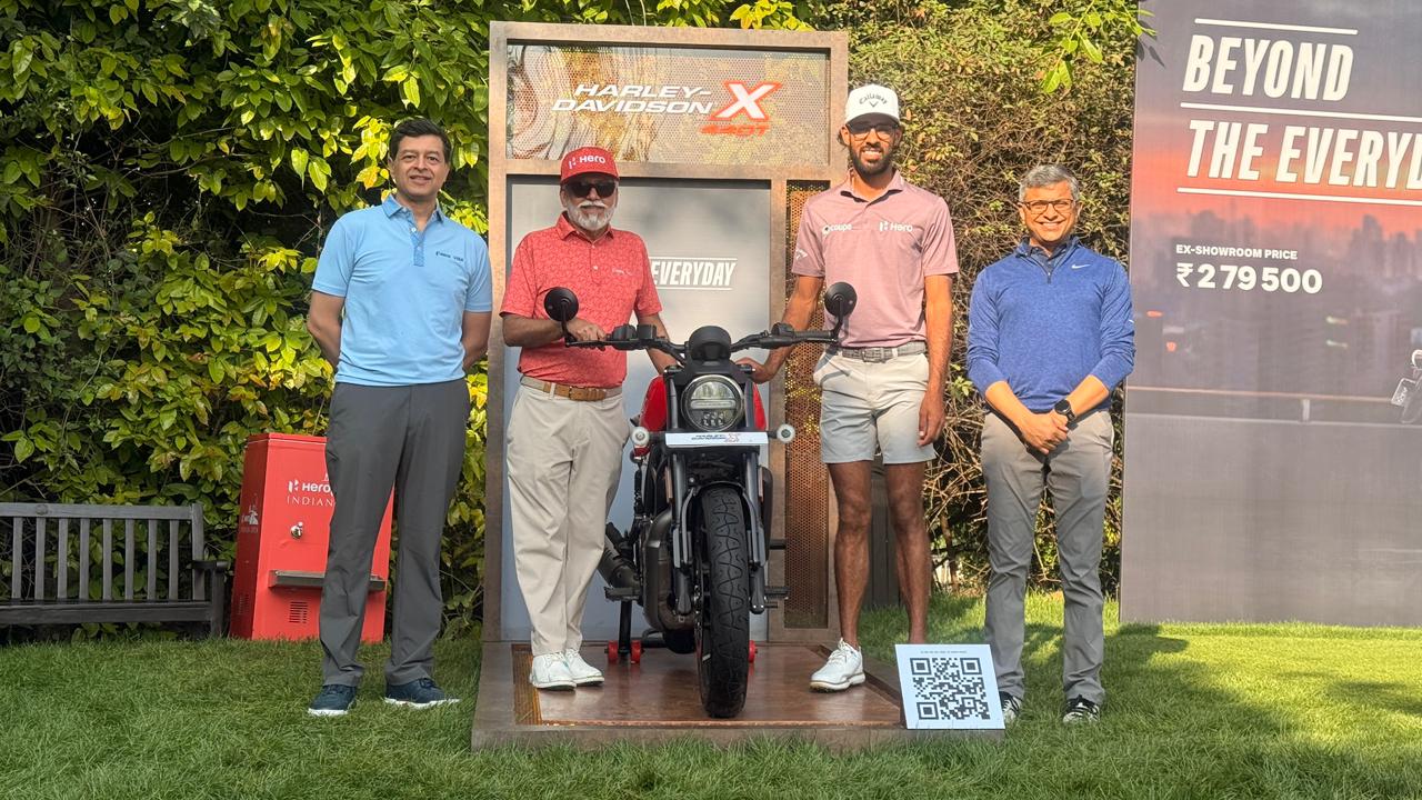 Dr Pawan Munjal, Executive Chairman, Hero MotoCorp with Akshay Bhatia at Hero Pro Am