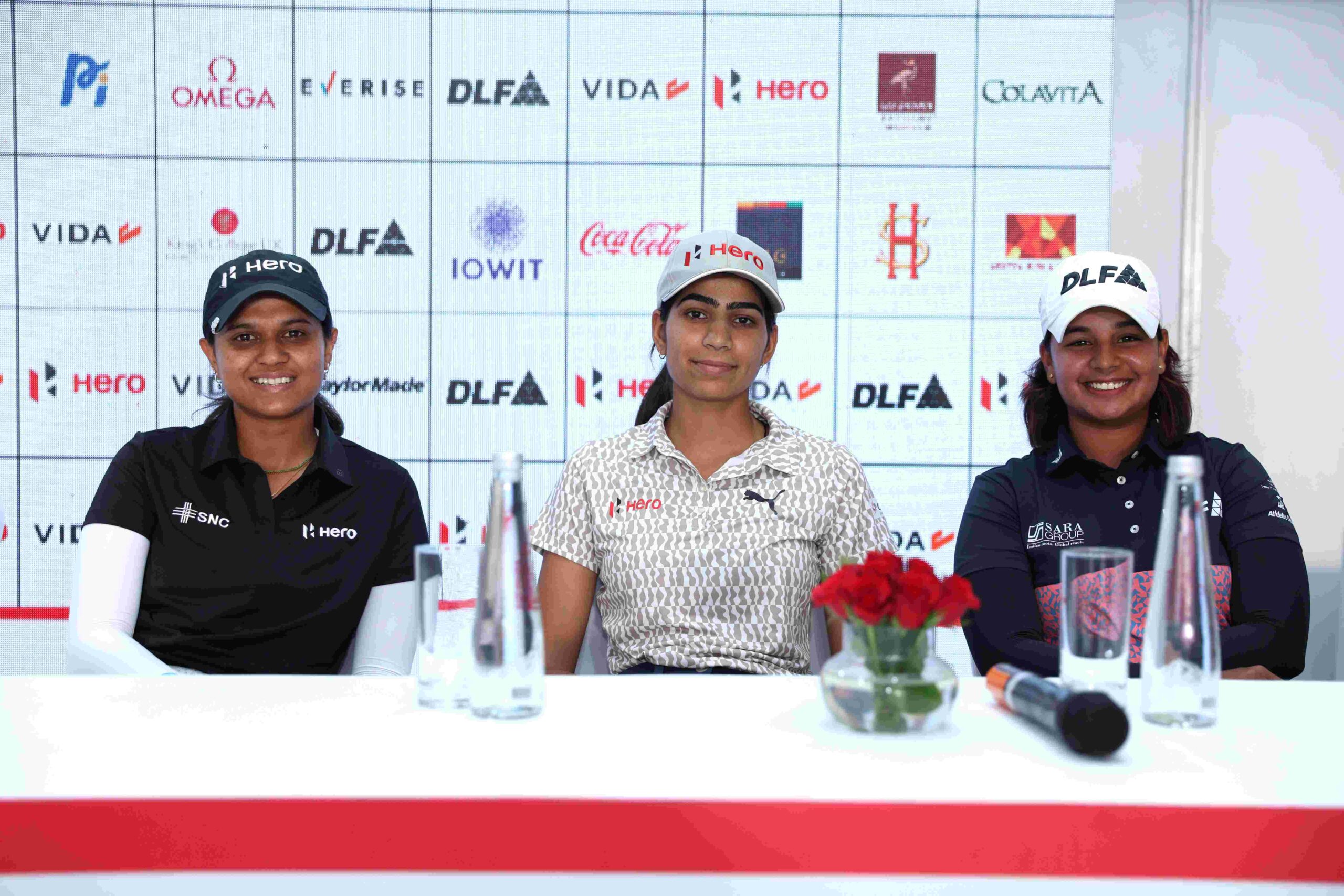 Pranavi Urs, Diksha Dagar and Hitaashee Bakshi with the Hero Women's Indian Open trophy